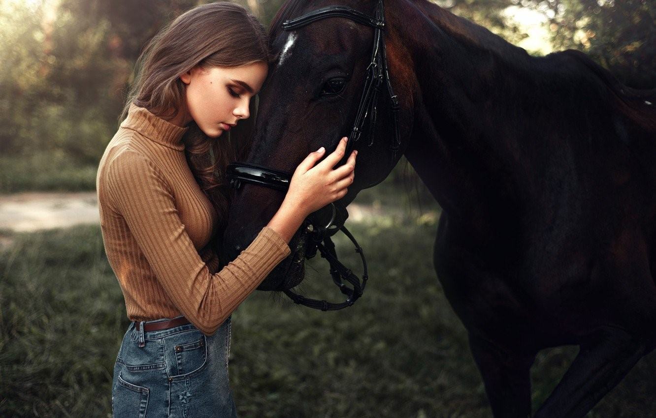 Фото с девушки с конем