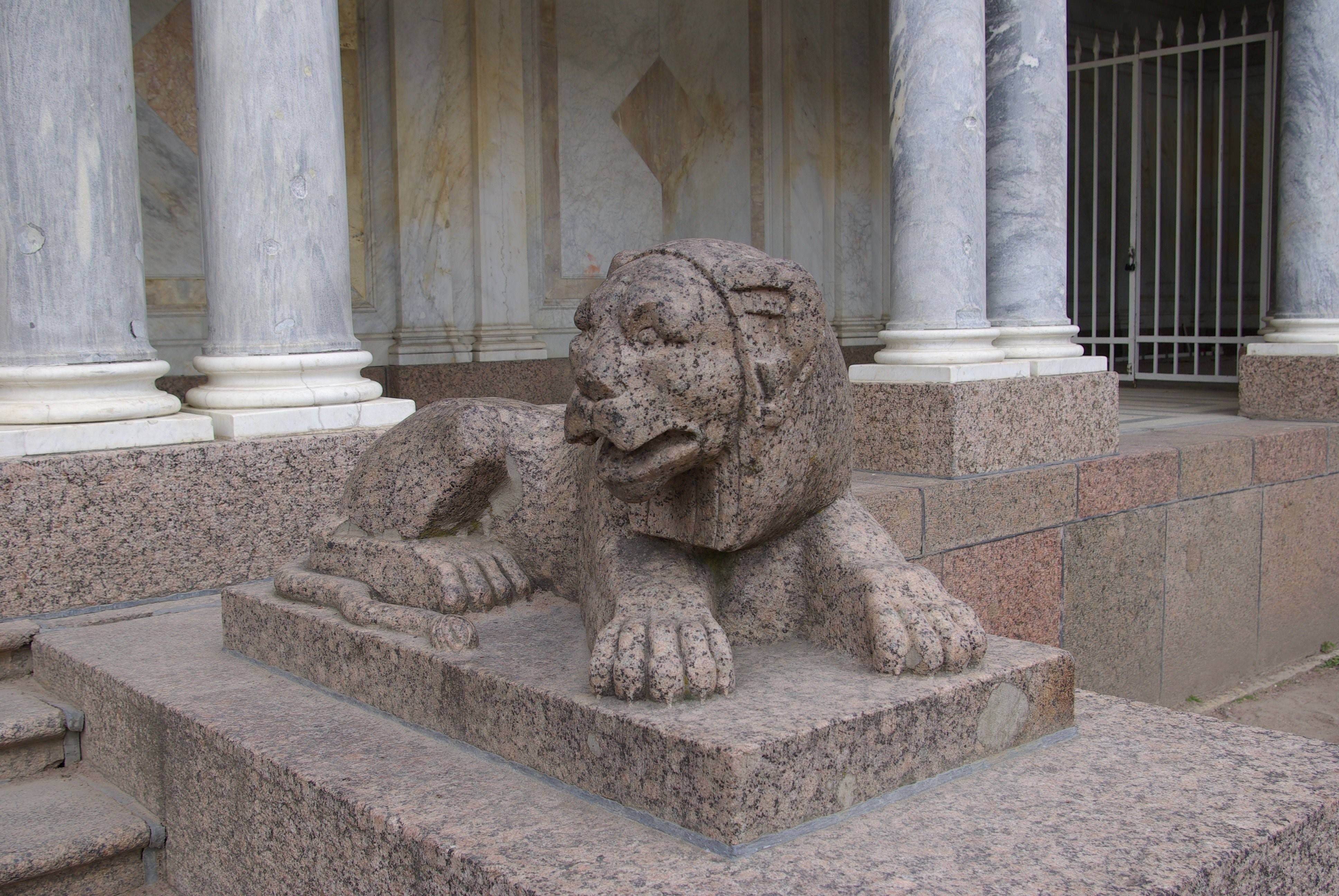 день улыбающихся каменных львов картинки